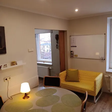 Family Or Group In Center ريغا