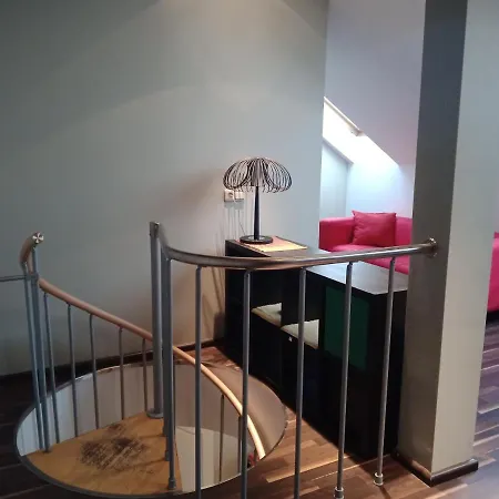 Family Or Group In Center شقة ريغا