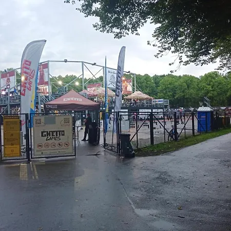 Family Or Group In Center شقة