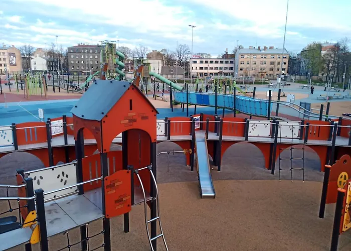 Family Or Group In Center *