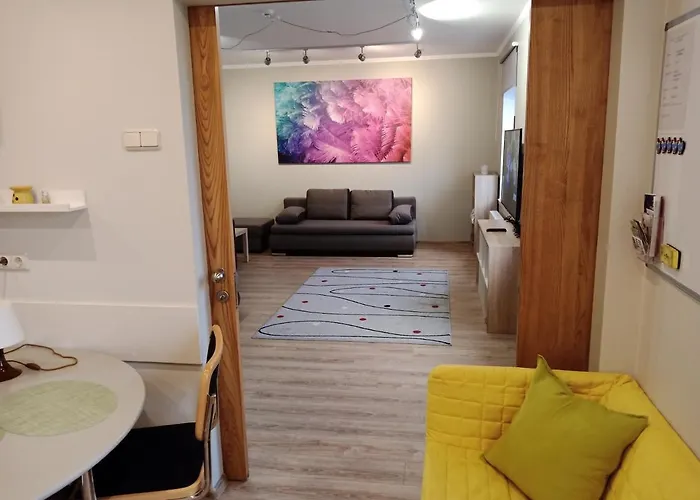 Apartment Family Or Group In Center *